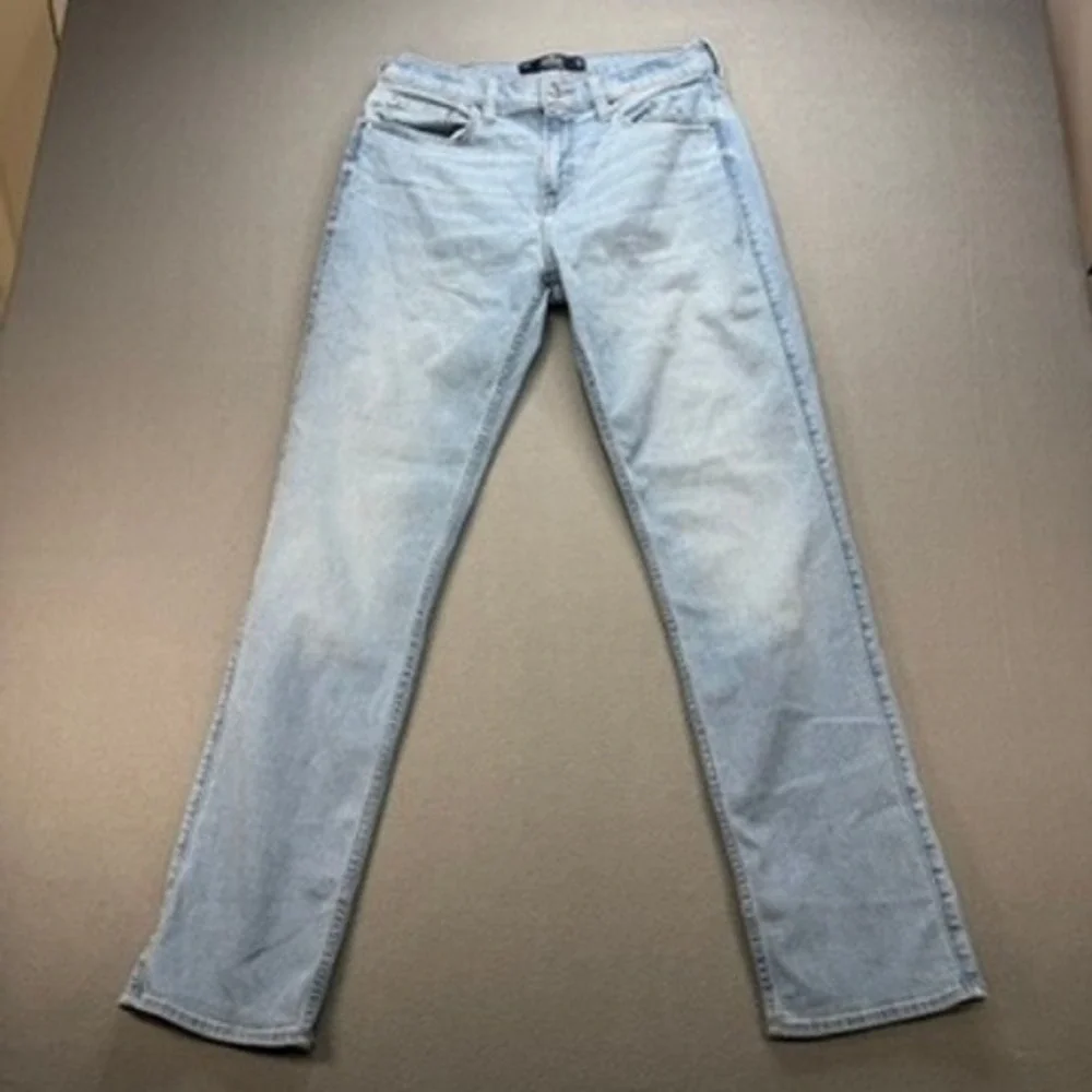 Hollister Athletic Slim Straight Jeans Mens 32x34 (FIT 32x32) Light Wash Denim